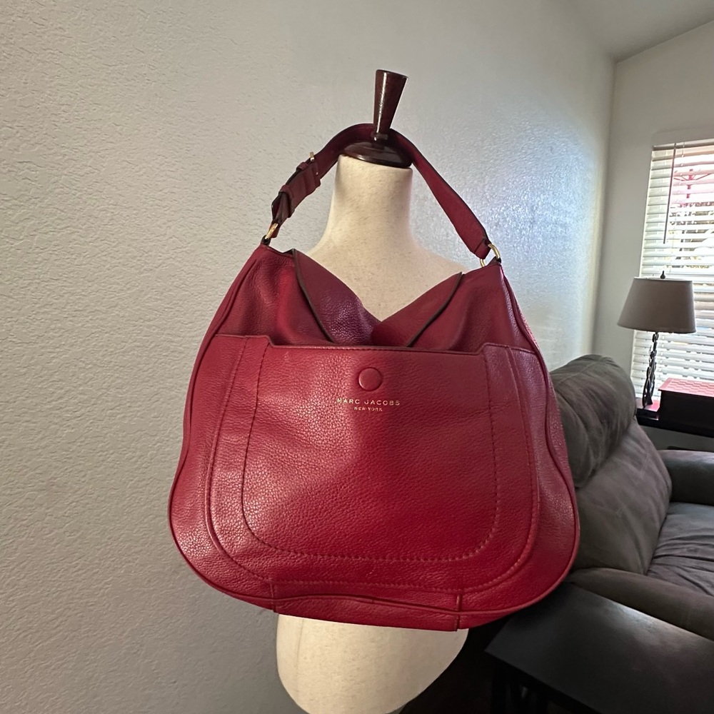 Marc Jacobs Red Leather Shoulder Bag with Textured Finish